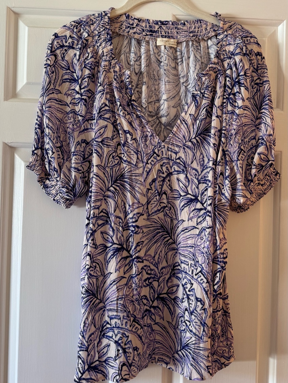 Lovestitch Smocked Floral V-Neck Blouse Ivory Blue Short Sleeve Size Large